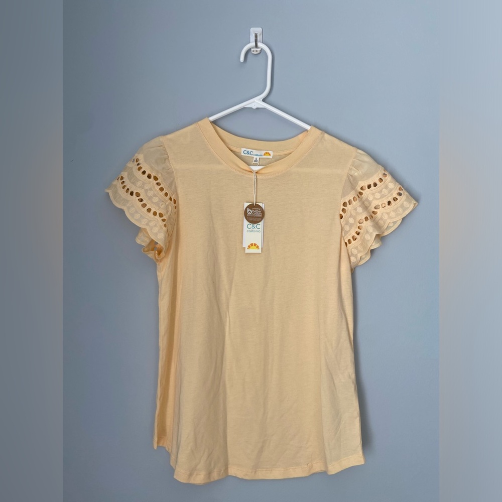 Buttery yellow tshirt eyelet sleeves sz Small